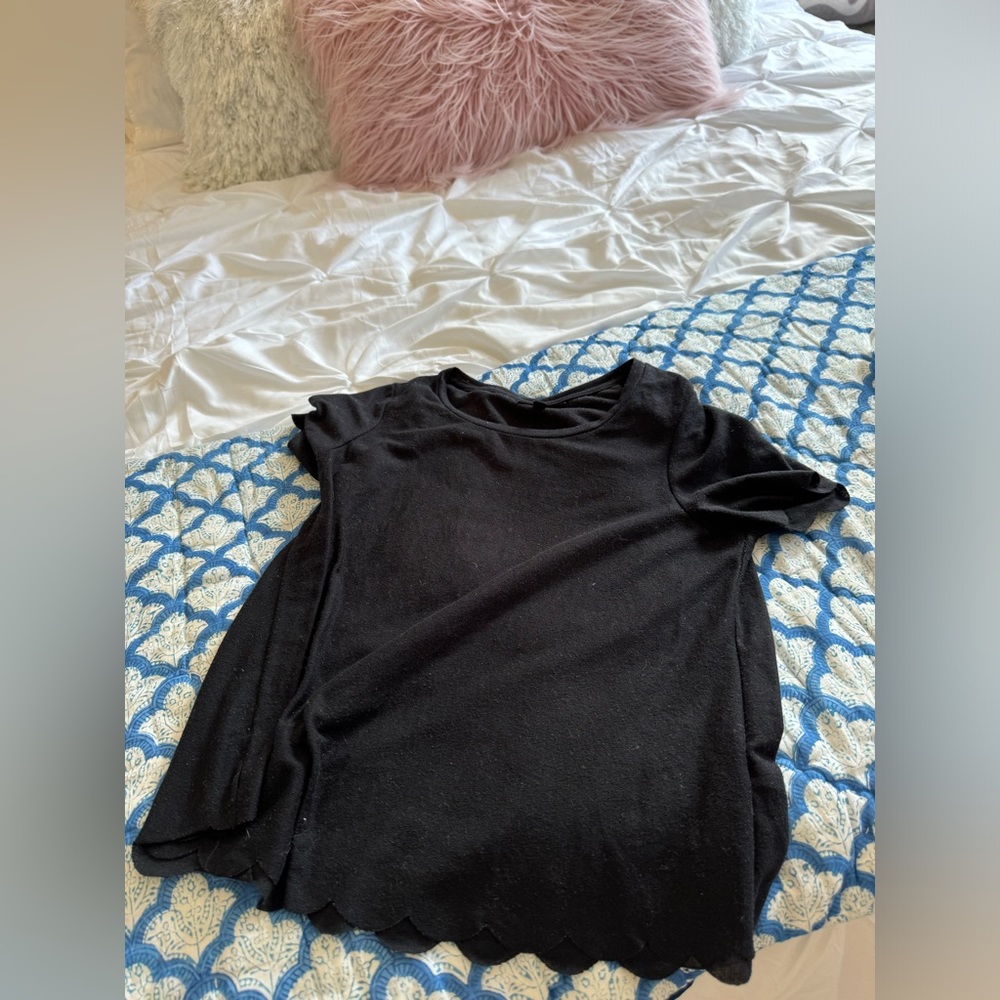 Topshop scallop black tee